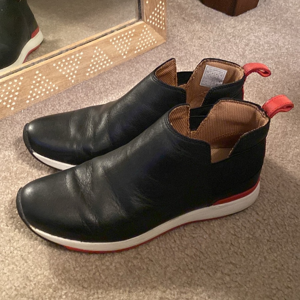 Vionic Women’s Cece Black Leather Casual Slip On Booties Comfort Sneakers 7.5 - Picture 4 of 9